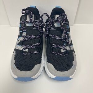 New Balance Black and Gray Sneakers with Breathable Mesh and Cushioned Midsole